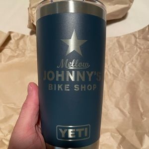 Mellow Johnny’s Yeti Rambler 20oz blue